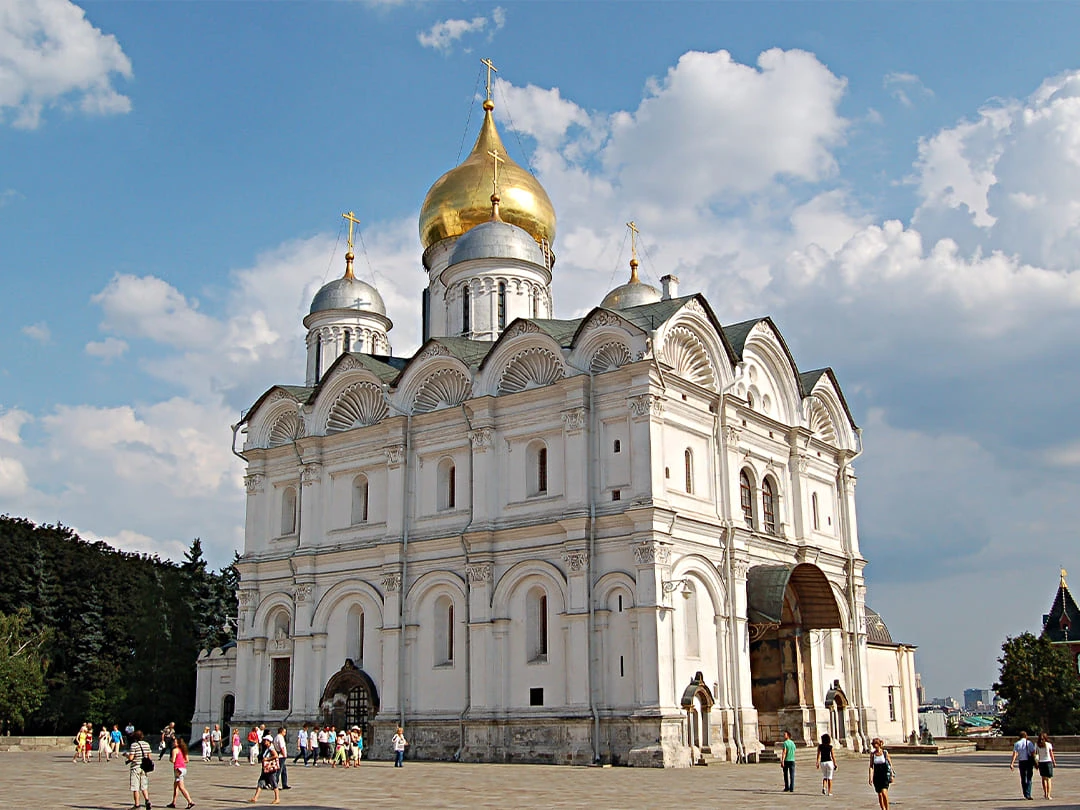 Архангельский собор на Соборной площади в Москве.webp